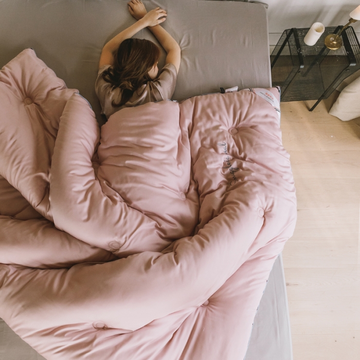 91家纺网 家纺一手货源 找家纺 莱福仕 2022 莫代尔刺绣冬被系列 冬被浅豆沙