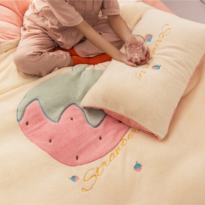 91家纺网 家纺一手货源 找家纺 （总）朗莎家纺 2019新款羊羔绒贴布绣四件套