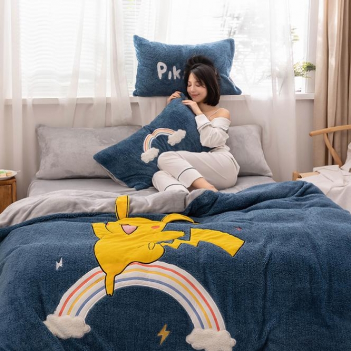 91家纺网 家纺一手货源 找家纺  朗莎家纺 2019新款羊羔绒贴布绣四件套 彩虹精灵