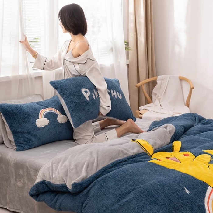 91家纺网 家纺一手货源 找家纺  朗莎家纺 2019新款羊羔绒贴布绣四件套 彩虹精灵