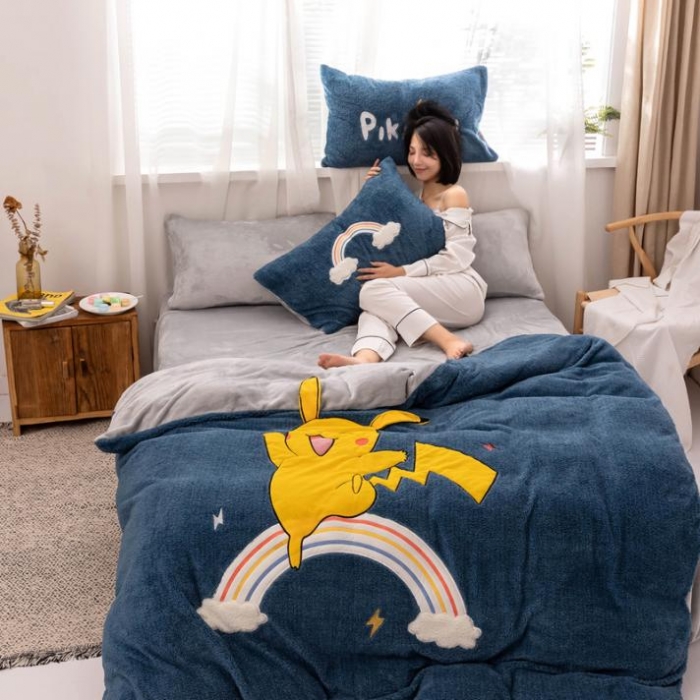 91家纺网 家纺一手货源 找家纺  朗莎家纺 2019新款羊羔绒贴布绣四件套 彩虹精灵