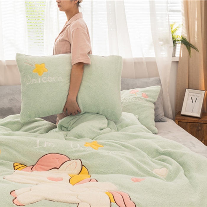 91家纺网 家纺一手货源 找家纺  朗莎家纺 2019新款羊羔绒贴布绣四件套 独角兽抹茶绿