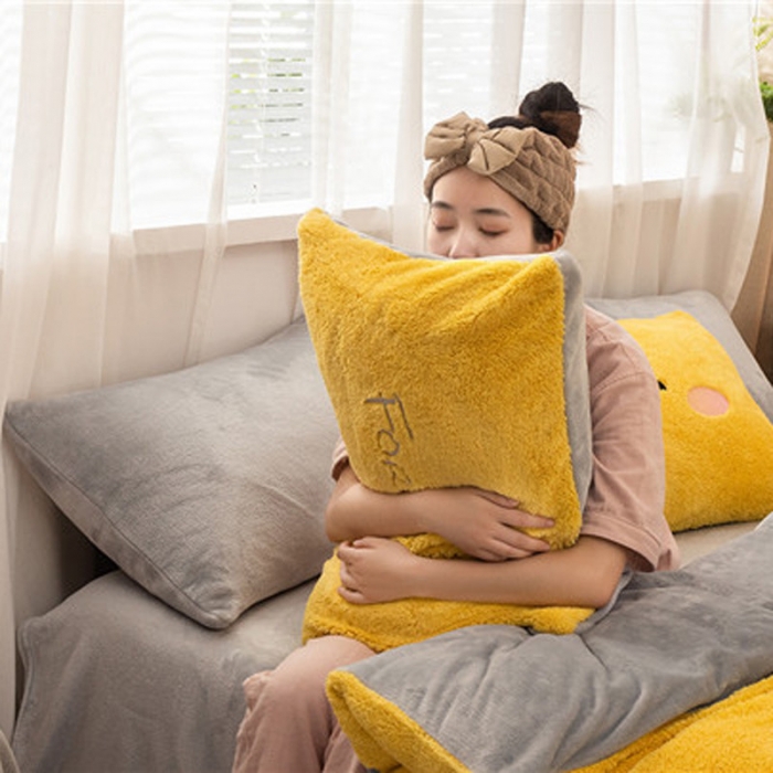 91家纺网 家纺一手货源 找家纺  朗莎家纺 2019新款羊羔绒贴布绣四件套 荷包蛋姜黄