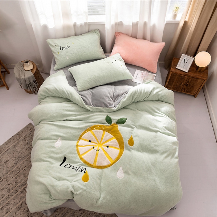 91家纺网 家纺一手货源 找家纺  朗莎家纺 2019新款羊羔绒贴布绣四件套 柠檬抹茶绿