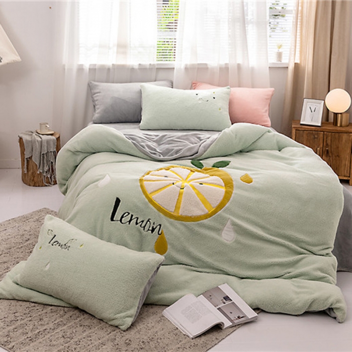 91家纺网 家纺一手货源 找家纺  朗莎家纺 2019新款羊羔绒贴布绣四件套 柠檬抹茶绿