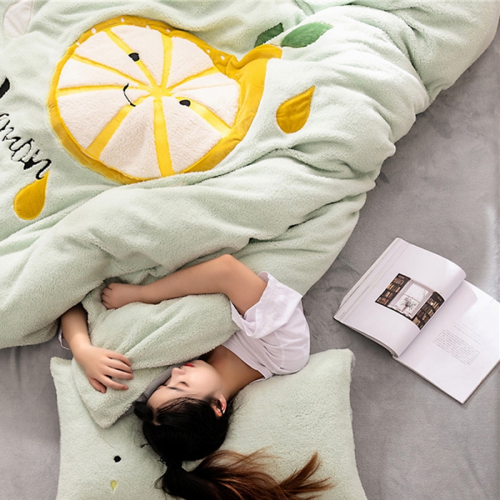 91家纺网 家纺一手货源 找家纺  朗莎家纺 2019新款羊羔绒贴布绣四件套 柠檬抹茶绿