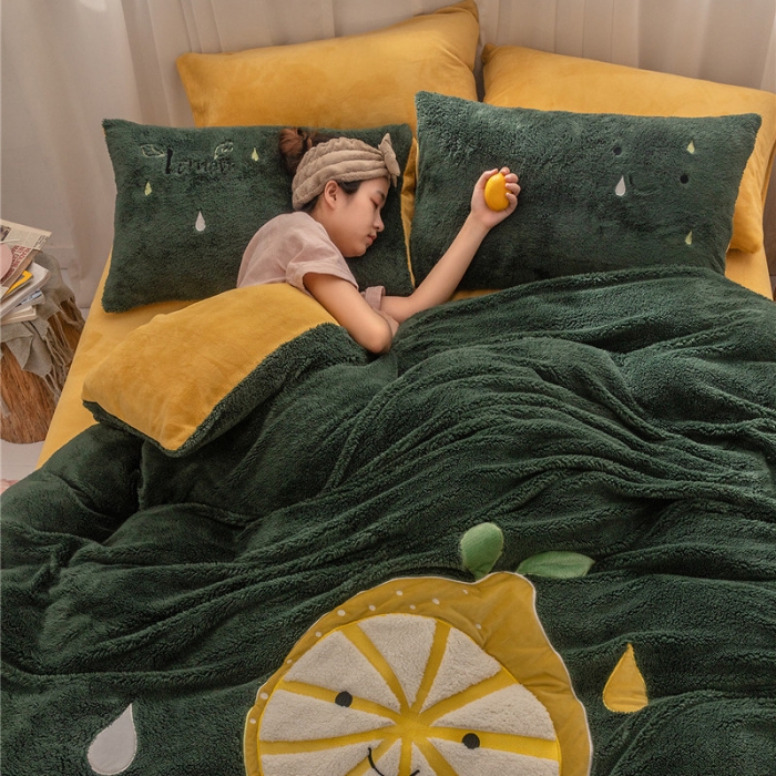 91家纺网 家纺一手货源 找家纺  朗莎家纺 2019新款羊羔绒贴布绣四件套 柠檬墨绿