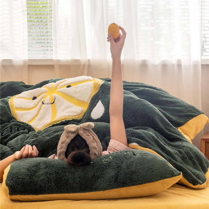 91家纺网 家纺一手货源 找家纺  朗莎家纺 2019新款羊羔绒贴布绣四件套 柠檬墨绿