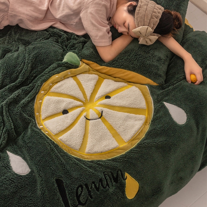 91家纺网 家纺一手货源 找家纺  朗莎家纺 2019新款羊羔绒贴布绣四件套 柠檬墨绿