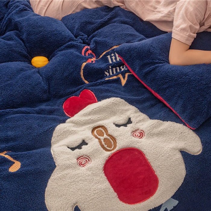 91家纺网 家纺一手货源 找家纺  朗莎家纺 2019新款羊羔绒贴布绣四件套 小鸡藏青