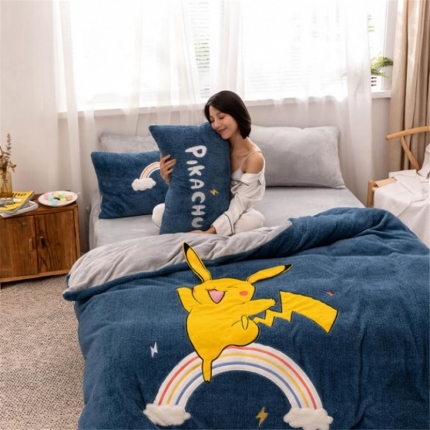 91家纺网 家纺一手货源 找家纺  朗莎家纺 2019新款羊羔绒贴布绣四件套 彩虹精灵