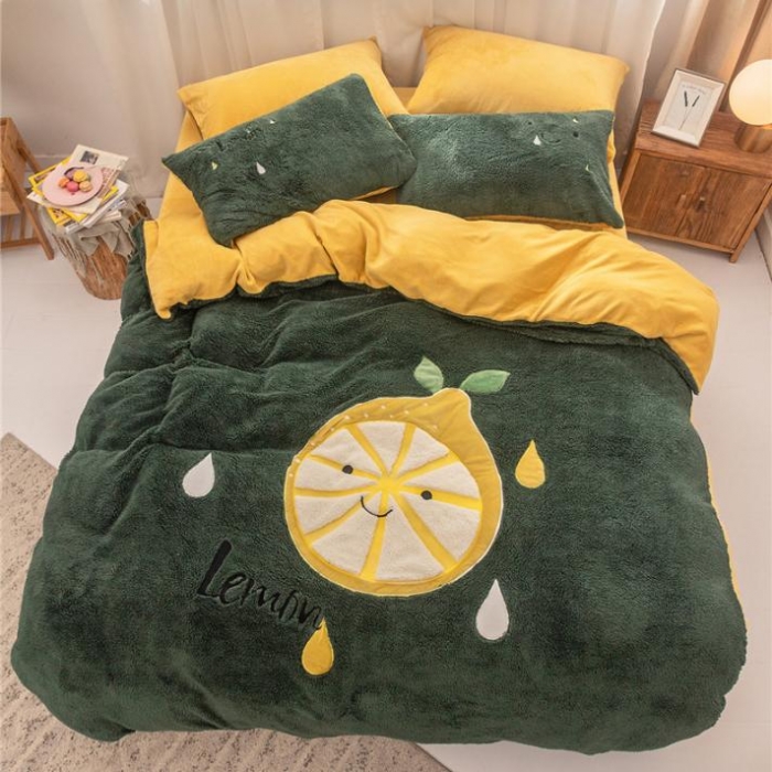 91家纺网 家纺一手货源 找家纺  朗莎家纺 2019新款羊羔绒贴布绣四件套 柠檬墨绿