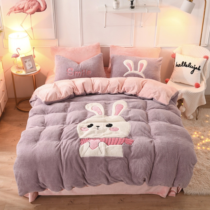 91家纺网 家纺一手货源 找家纺 朗莎家纺 2019新款大版贴布绣羊羔绒保暖四件套 爱心兔