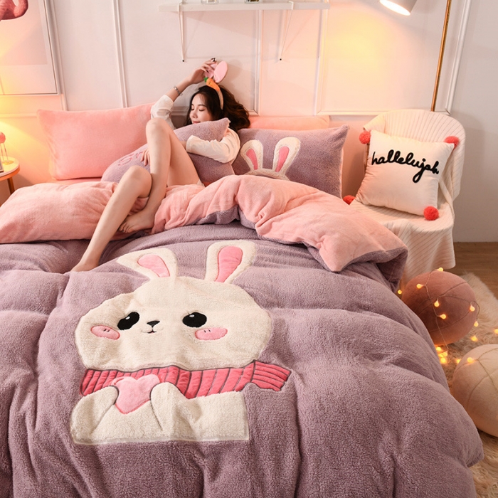 91家纺网 家纺一手货源 找家纺 朗莎家纺 2019新款大版贴布绣羊羔绒保暖四件套 爱心兔