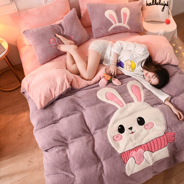 91家纺网 家纺一手货源 找家纺 朗莎家纺 2019新款大版贴布绣羊羔绒保暖四件套 爱心兔