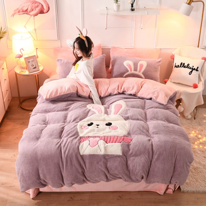 91家纺网 家纺一手货源 找家纺 朗莎家纺 2019新款大版贴布绣羊羔绒保暖四件套 爱心兔