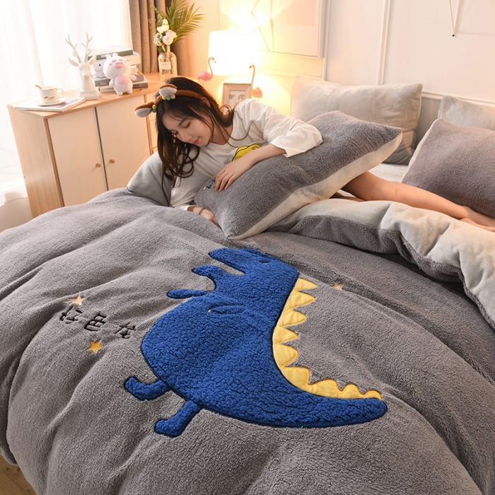 91家纺网 家纺一手货源 找家纺 朗莎家纺 2019新款大版贴布绣羊羔绒保暖四件套 好色龙银灰