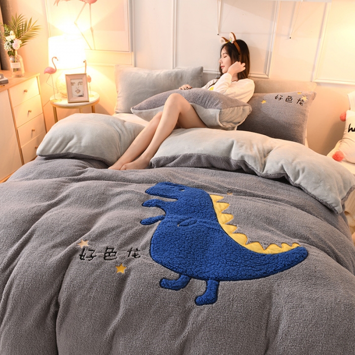 91家纺网 家纺一手货源 找家纺 朗莎家纺 2019新款大版贴布绣羊羔绒保暖四件套 好色龙银灰