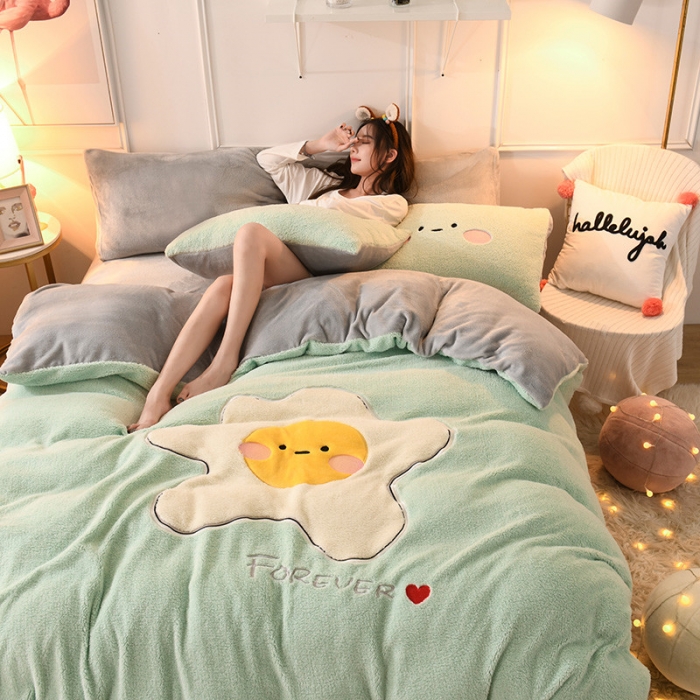 91家纺网 家纺一手货源 找家纺 朗莎家纺 2019新款大版贴布绣羊羔绒保暖四件套 荷包蛋抹茶绿