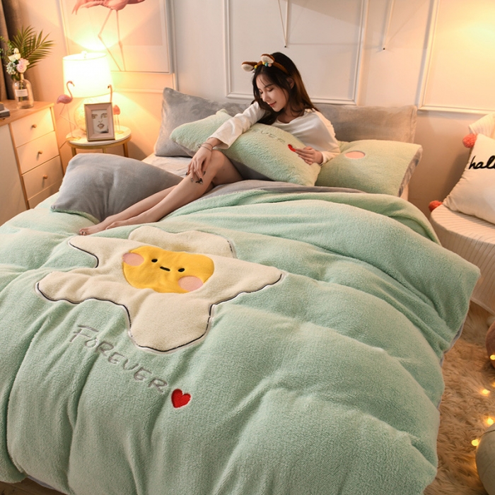 91家纺网 家纺一手货源 找家纺 朗莎家纺 2019新款大版贴布绣羊羔绒保暖四件套 荷包蛋抹茶绿