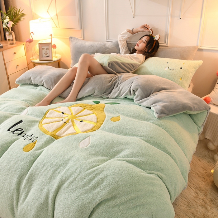 91家纺网 家纺一手货源 找家纺 朗莎家纺 2019新款大版贴布绣羊羔绒保暖四件套 柠檬抹茶绿