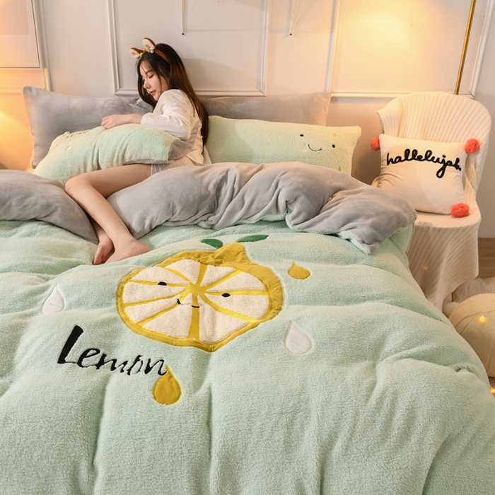 91家纺网 家纺一手货源 找家纺 朗莎家纺 2019新款大版贴布绣羊羔绒保暖四件套 柠檬抹茶绿