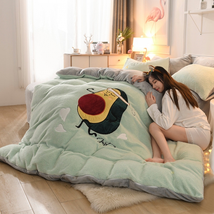 91家纺网 家纺一手货源 找家纺 朗莎家纺 2019新款大版贴布绣羊羔绒保暖四件套 牛油果抹茶绿