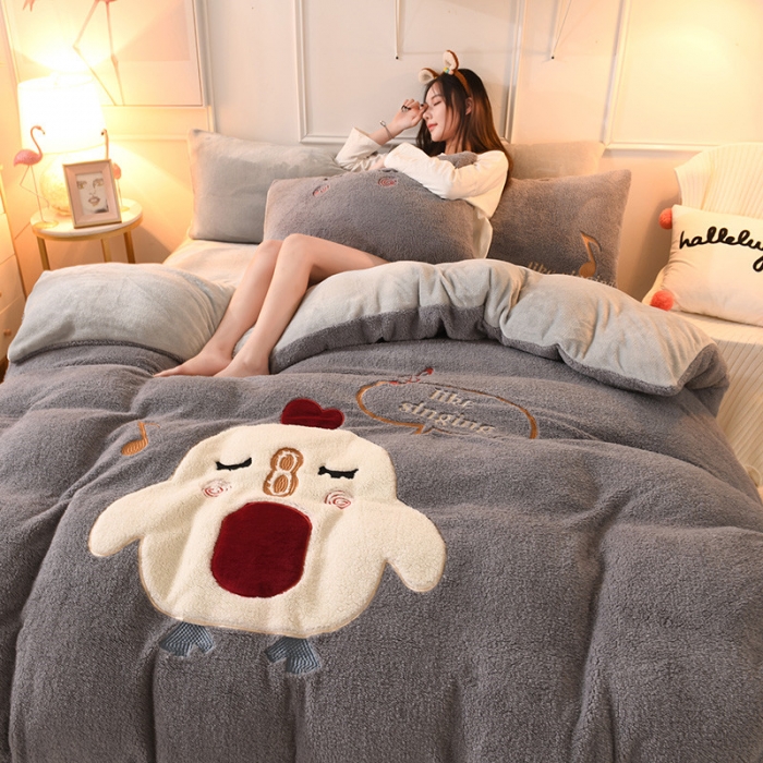 91家纺网 家纺一手货源 找家纺 朗莎家纺 2019新款大版贴布绣羊羔绒保暖四件套 小鸡银灰