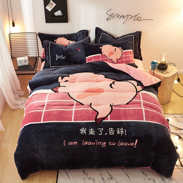 91家纺网 家纺一手货源 找家纺 KT猫直营店2024新款卡通法莱绒牛奶绒情侣四件套 小猪嘟嘟