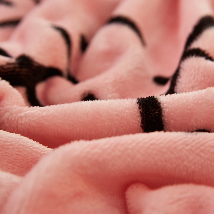 91家纺网 家纺一手货源 找家纺 KT猫直营店2024新款卡通法莱绒牛奶绒情侣四件套 赚钱养家