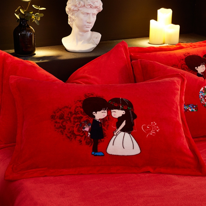 91家纺网 家纺一手货源 找家纺 KT猫直营店2024新款卡通法莱绒牛奶绒情侣四件套 爱的告白