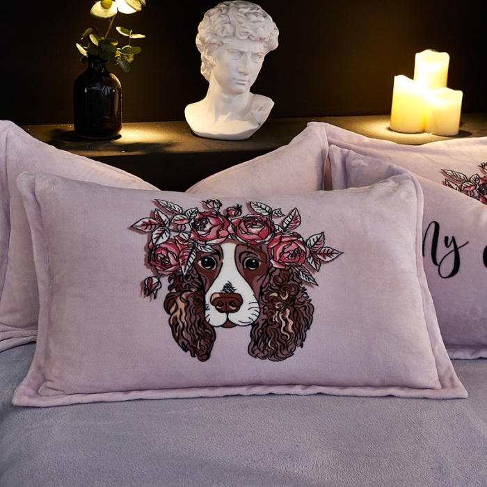 91家纺网 家纺一手货源 找家纺 KT猫直营店2024新款卡通法莱绒牛奶绒情侣四件套 出类拔萃