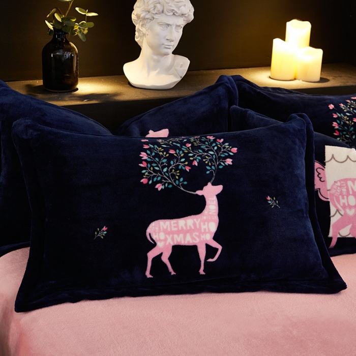 91家纺网 家纺一手货源 找家纺 KT猫直营店2024新款卡通法莱绒牛奶绒情侣四件套 高情远致 