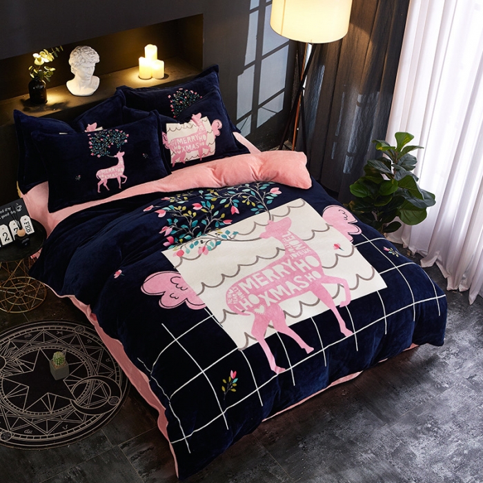 91家纺网 家纺一手货源 找家纺 KT猫直营店2024新款卡通法莱绒牛奶绒情侣四件套 高情远致 