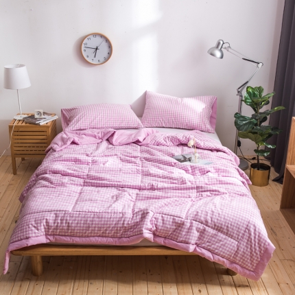 91家纺网 家纺一手货源 找家纺  玖玖爱 水洗棉夏被 浅紫小格