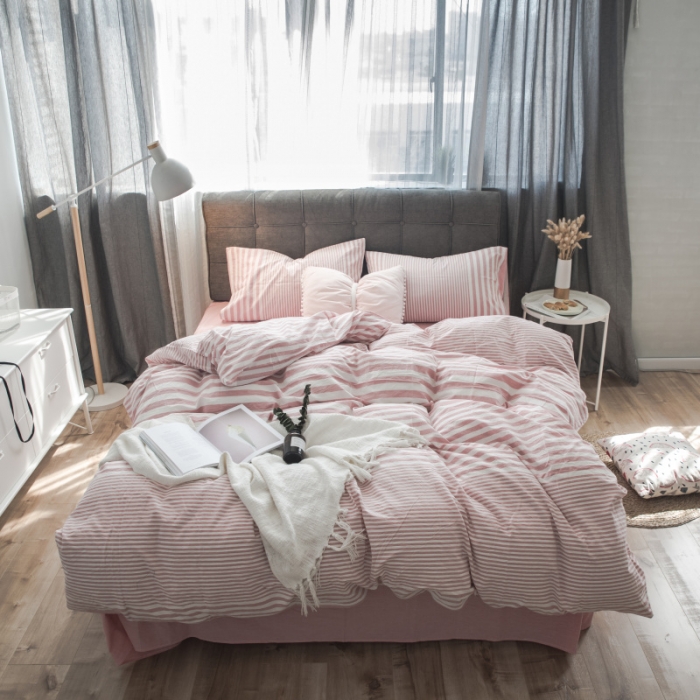 91家纺网 家纺一手货源 找家纺 玖玖爱 水洗棉四件套床单款 错落条粉