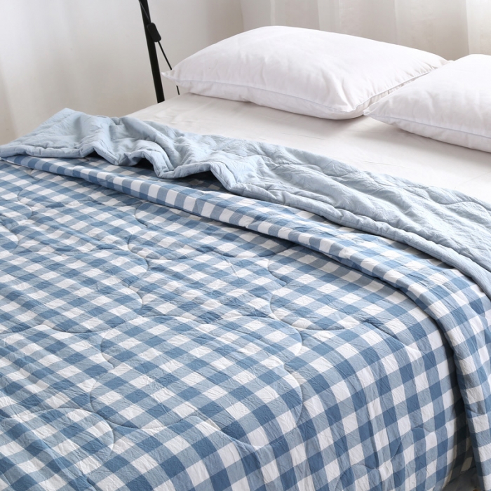 91家纺网 家纺一手货源 找家纺  玖玖爱 水洗棉夏被 蓝白三分格