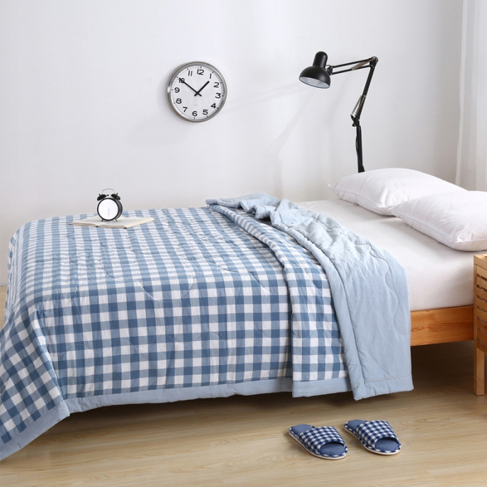 91家纺网 家纺一手货源 找家纺  玖玖爱 水洗棉夏被 蓝白三分格