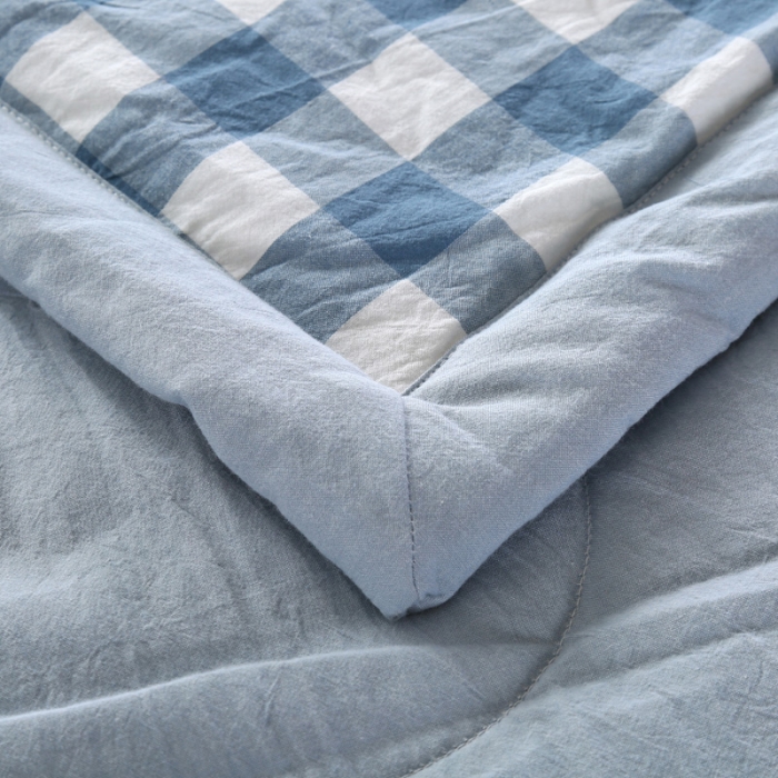 91家纺网 家纺一手货源 找家纺  玖玖爱 水洗棉夏被 蓝白三分格