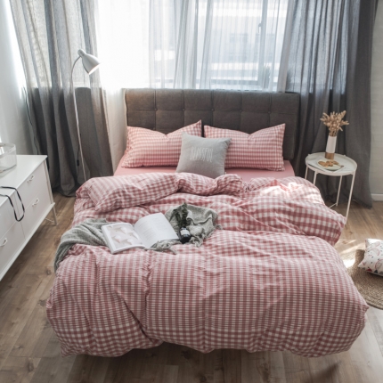 91家纺网 家纺一手货源 找家纺 玖玖爱 水洗棉四件套床单款  错落格粉
