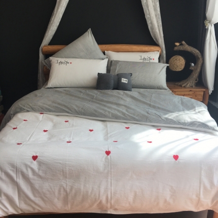 91家纺网 家纺一手货源 找家纺 玖玖爱 水洗棉绣花款四件套 爱心-白