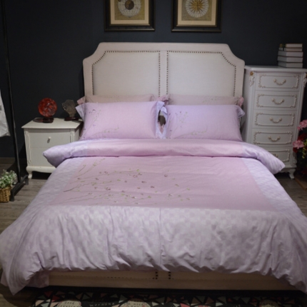 91家纺网 家纺一手货源 找家纺 玖玖爱2019新款40支绣花系列四件套一揽芳华-星光紫