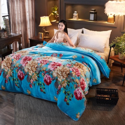 91家纺网 家纺一手货源 找家纺 雨洋家纺 2018新款加厚保暖金貂绒单品被套蓝底大花