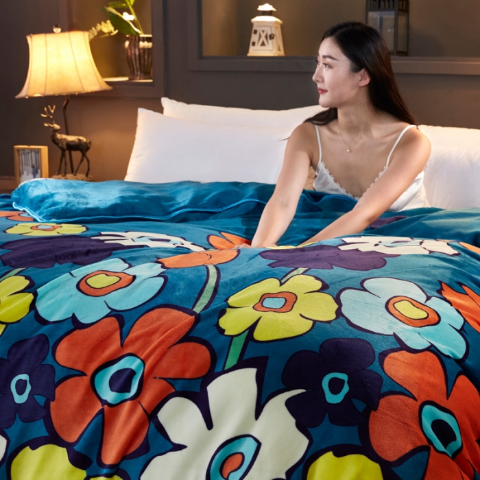 91家纺网 家纺一手货源 找家纺 雨洋家纺 2018新款加厚保暖金貂绒单品被套多彩春天