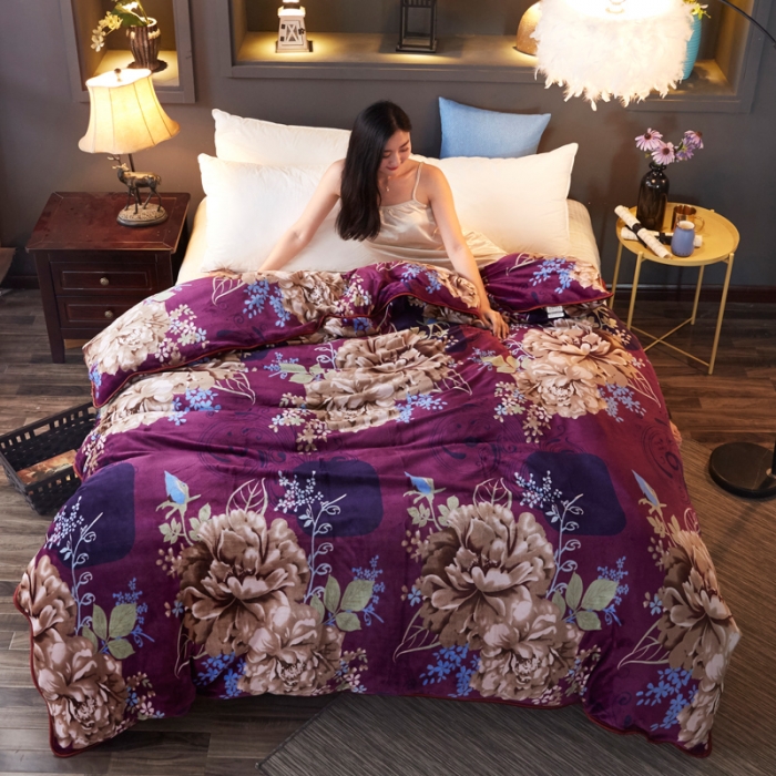 91家纺网 家纺一手货源 找家纺 雨洋家纺 2018新款加厚保暖金貂绒单品被套花语怡然