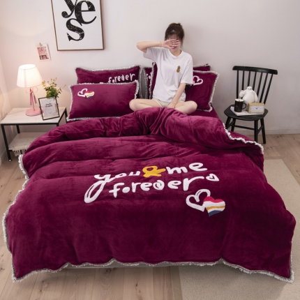 91家纺网 家纺一手货源 找家纺 雨洋家纺 2019新款毛巾绣四件套 紫红