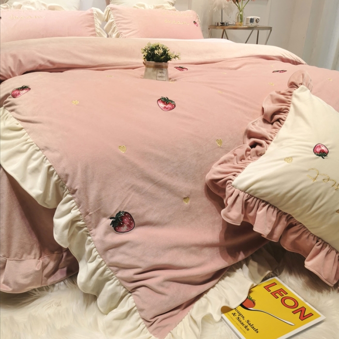 91家纺网 家纺一手货源 找家纺 星野 2019新款宝宝绒小草莓四件套 小草莓（粉）