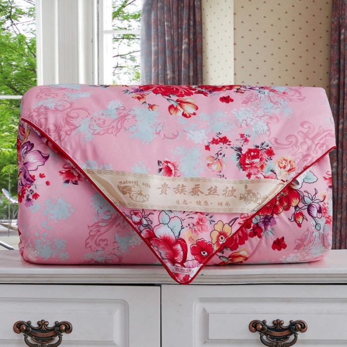 91家纺网 家纺一手货源 找家纺 鑫发家纺 2021新款丝绸印花被 国色天香粉