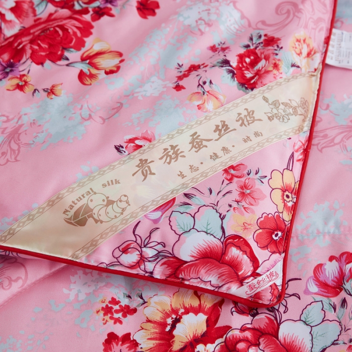 91家纺网 家纺一手货源 找家纺 鑫发家纺 2021新款丝绸印花被 国色天香粉