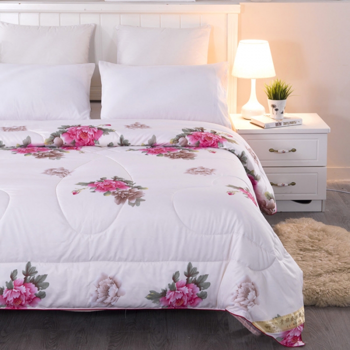 91家纺网 家纺一手货源 找家纺 鑫发家纺2021新款丝绸印花被 盛世牡丹-米白